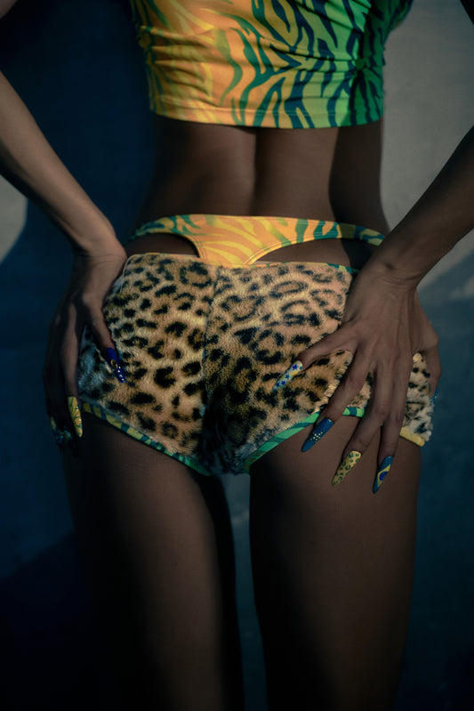 Mini Short Onça Pelúcia